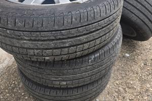 Pneumatico comprensivo di cerchio in Lega 