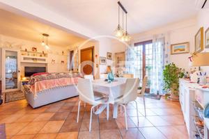 Villa di 150 m² con 4 locali e box auto doppio a S