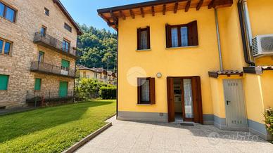 VILLA A SCHIERA D'ANGOLO A BRENO