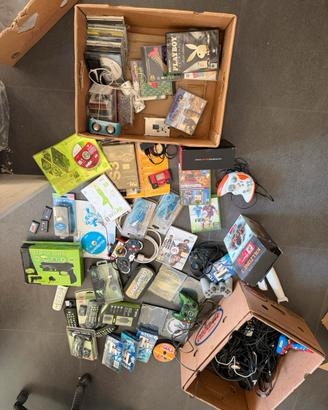 Lotto misto accessori e videogiochi non testati