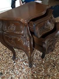 Coppia comodini bombati in legno