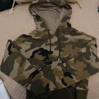 Felpa corta mimetica Bershka Tg S