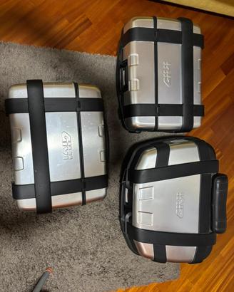 Tris Valigie Givi Trekker