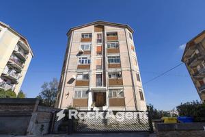 APPARTAMENTO DA RISTRUTTURARE DI AMPIA METRATURA