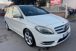 MERCEDES - Classe B - 180 Premium