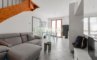 TRE LOCALI CON BOX E CANTINA