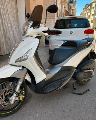 Piaggio Beverly 350 ST (2013)