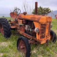 Trattore agricolo d’epoca