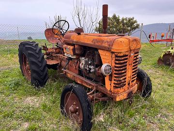 Trattore agricolo d’epoca