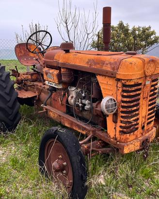 Trattore agricolo d’epoca