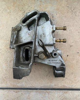 Supporto pompa servofreno Mercedes 240D w123