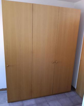 Armadio a 3 ante in legno