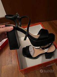 Sandali neri nuovi con plateau e tacco nr 35