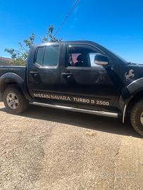 Nissan Navarra D 40