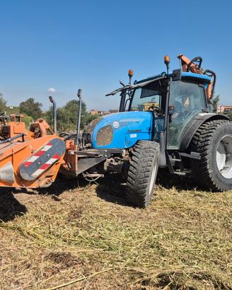 Trattore Landini PowerFarm 100 con trince