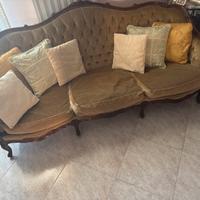 Divano e poltrone antichi