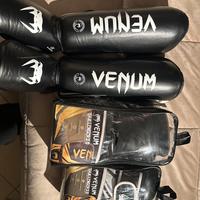 Paratibie e guantoni Venum