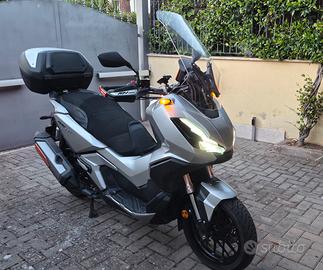 HONDA ADV 350 UNICOPROPRIETARIO SUPER ACCESSORIATO