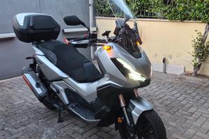 HONDA ADV 350 UNICOPROPRIETARIO SUPER ACCESSORIATO