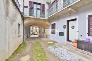 BILOCALE IN CORTE RISTRUTTURATO !!!