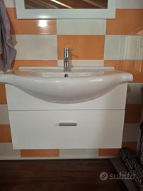Mobile bagno e lavabo sospeso