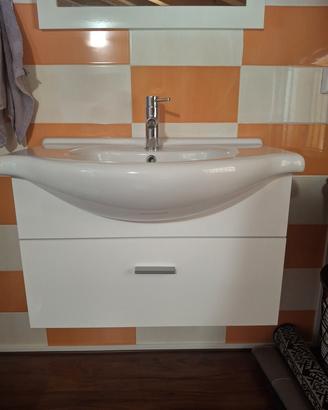 Mobile bagno e lavabo sospeso