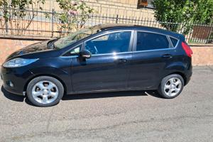 Ford fiesta 2010 titanium
