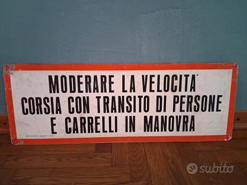 Cartello moderare la velocità 