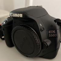 Canon EOS 550d + lenti e accessori vari