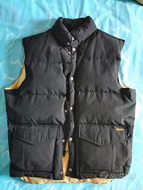 Smanicato in piuma Woolrich colore nero.
