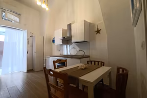 CASA INDIPENDENTE A MOLA DI BARI