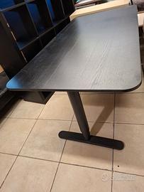 Studio completo di scrivania,cubo ikea; divano e t