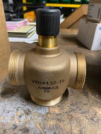 Valvola a tre vie siemens vxg44-32-16