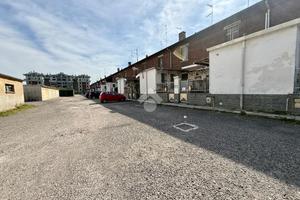VILLA A SCHIERA A LEGNANO
