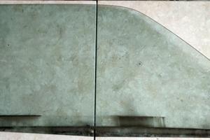 VETRO PORTIERA LATO DX LANCIA Y10 FINO AL 1995