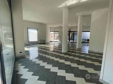 NEGOZIO A MARTELLAGO