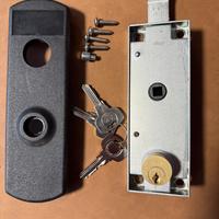 Serratura per basculante  YALE