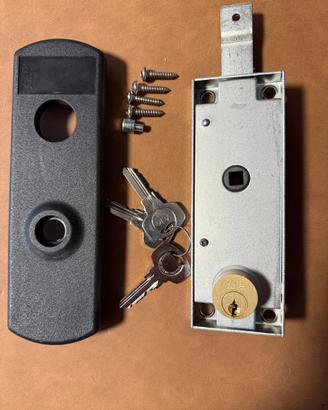 Serratura per basculante  YALE