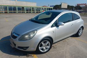 trattativa avanzataOpel Corsa 1.200 cc gpl/Benzina