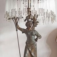 Straordinaria lampada Liberty in bronzo