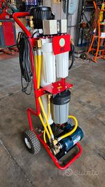 Macchina per la pulizia di vetri e pannelli fotovo