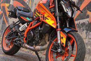KTM Duke 390 Accessoriata KTM Power Parts