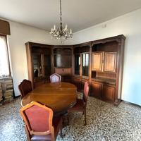 Sala completa vintage anni ’70.