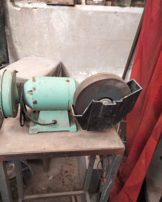 Strumento affilo coltelli