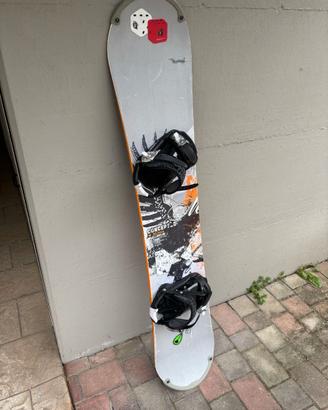 Tavola Snowboard Con Attacchi