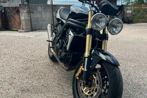 Triumph speed triple 1050 nera 2005