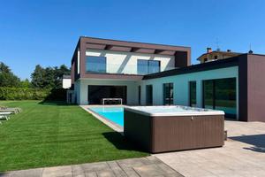 Villa di 5580 m² con più di 5 locali e box auto do