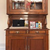 Credenza napoletana