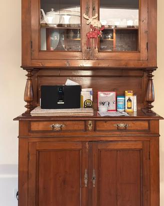 Credenza napoletana