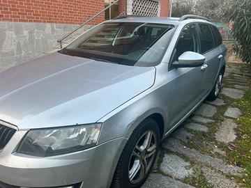 Skoda octavia executive dieeel cil 2000 -150 cv